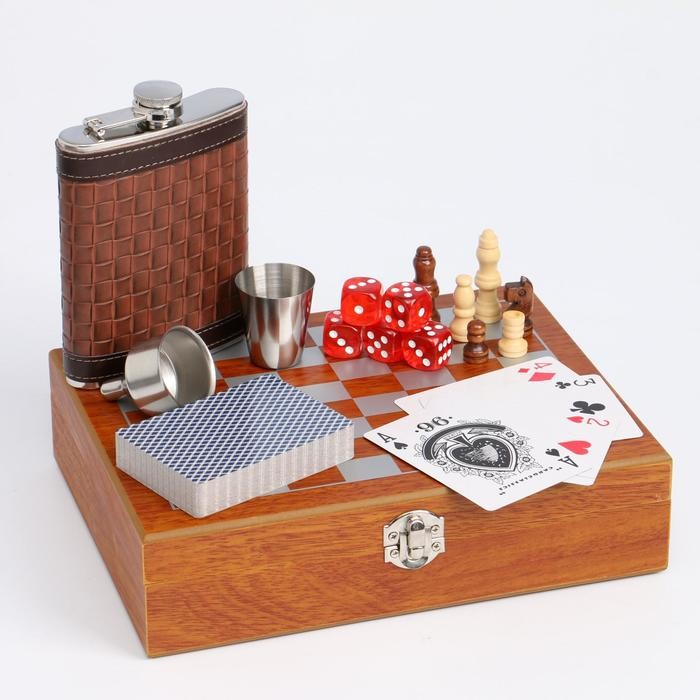 Набор 6 в 1:фляжка 8 oz, рюмка, воронка, кубики 5 шт, карты, шахматы, 18 х 24 см , микс