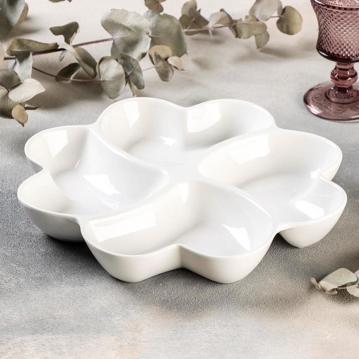 Менажница Magistro «Сердца Бланш», d=30 см, 4 ячейки, фарфор, белая