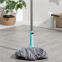 Швабра для мытья пола с отжимом Доляна, насадка из микрофибры, телескопическая окрашенная ручка 120 см, цвет МИКС