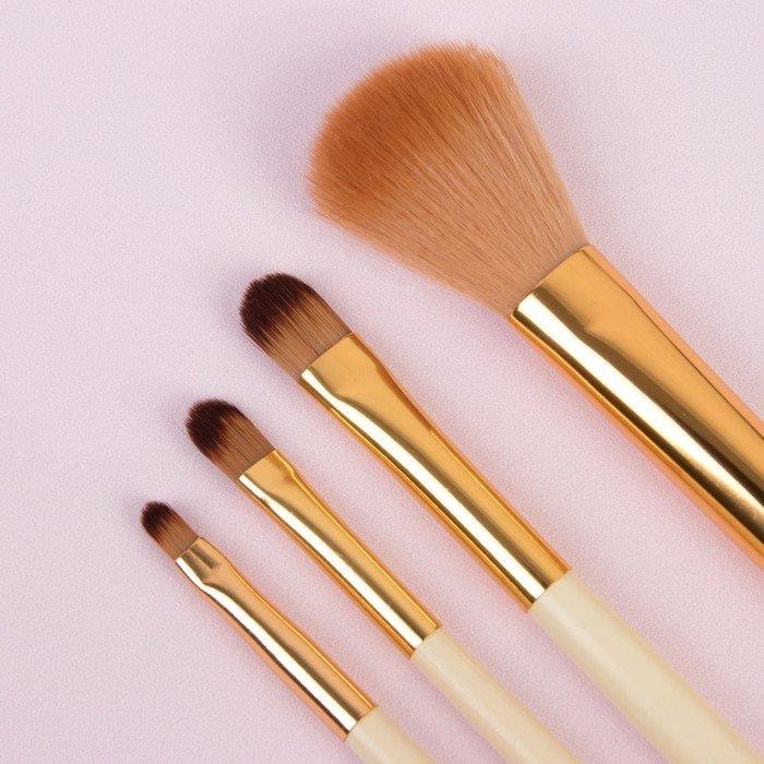 Набор кистей для макияжа «Франция», 7 предметов, чехол на кнопке, цвет бежевый/коричневый