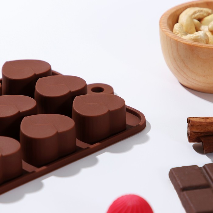 Форма для конфет и шоколада Доляна «Сердце», силикон, 21×10×1.5 см, 15 ячеек (3×2.3 см), коричневая