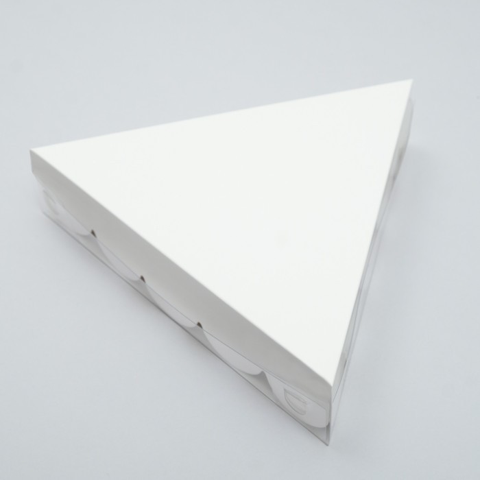 Коробочка для печенья белая, треугольная 18 х 18 х 4 см