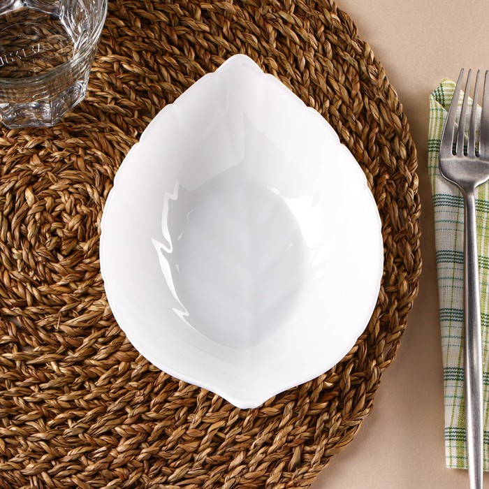 Салатник Доляна «Лист», 1,5 л, 28×22×8,5 см