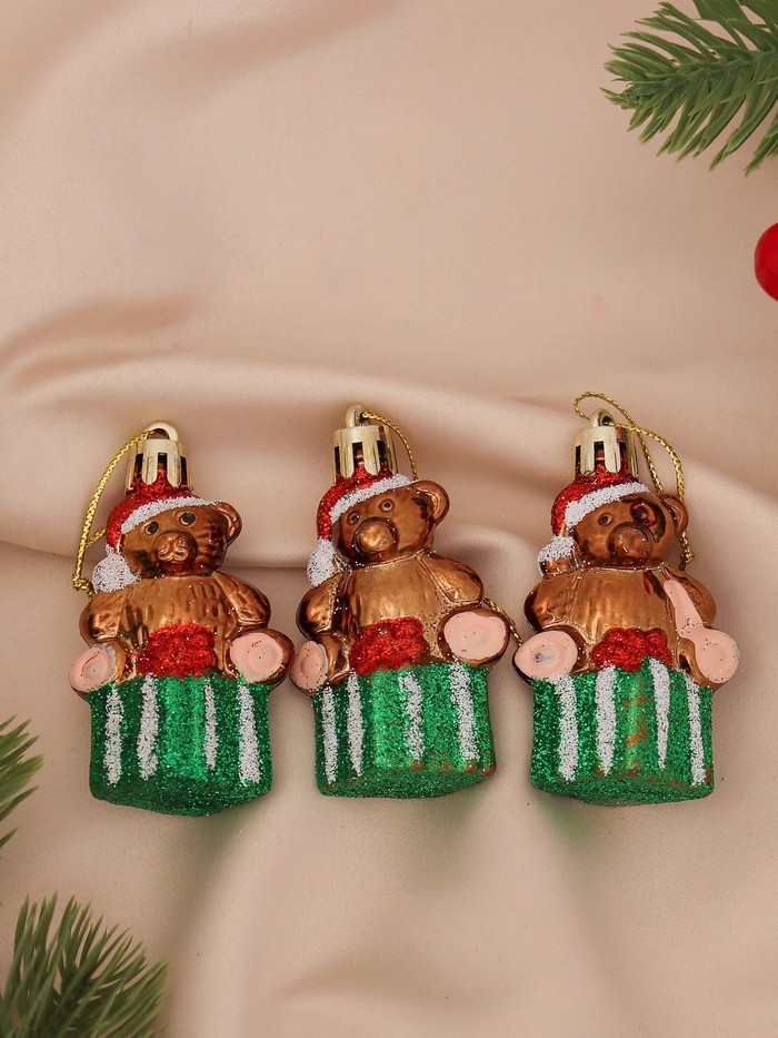 Ёлочные игрушки 3 шт. «Зимнее волшебство. Мишка на подарке» пластик, 6×4 см