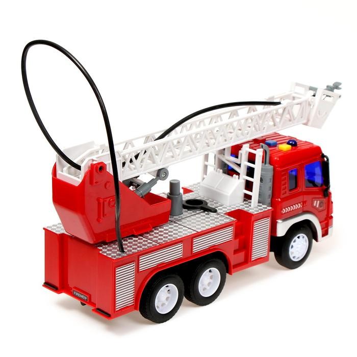 Машина радиоуправляемая «Пожарная охрана», стреляет водой, 1:16, работает от аккумулятора