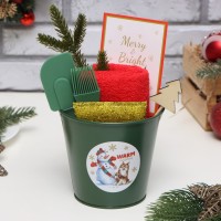 Набор новогодний подарочный Доляна «Снеговик» : полотенце 30×60, лопатка, кисть, губка