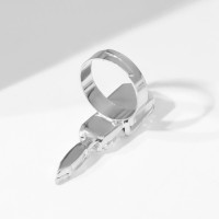 Кольцо с камнями «Мини коготь», безразмерное, цвет белый в серебре
