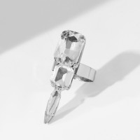 Кольцо с камнями «Мини коготь», безразмерное, цвет белый в серебре