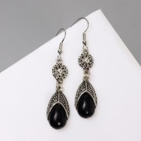 Серьги со стразами «Капля» изящность, чёрные в чернёном серебре