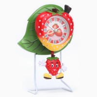 Часы настольные «Клубничка» детские с маятником, дискретный ход, d-7.5 см, 22.8×15.5 см