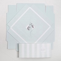 Коробка подарочная для цветов с вазой и пластиковыми окнами складная, упаковка, With love, 23×30×23 см