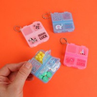 Таблетница GOOD LUCK, с цепочкой, 6.5×6×1.5 см, 4 секции, МИКС